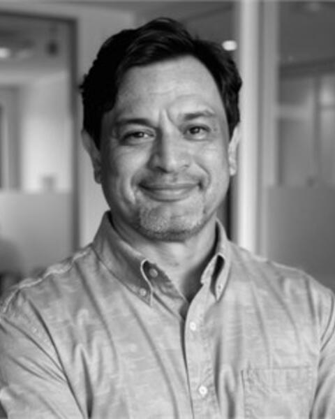 Randy Akee Headshot