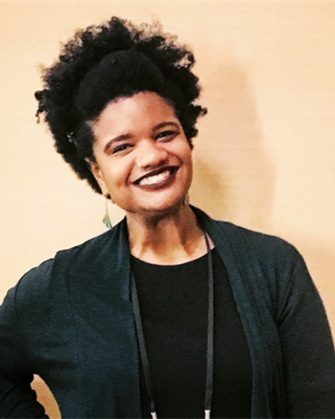 Mary McNeil Headshot