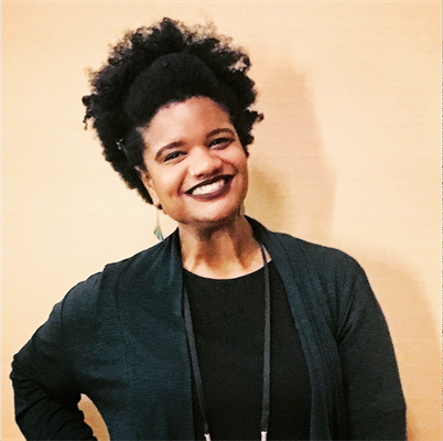 Mary McNeil Headshot