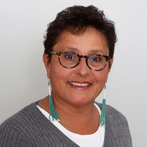 paula peters headshot